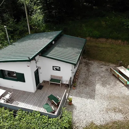 Holiday home Uriges Jagdcottage Mit Talblick Im Hunsrueck