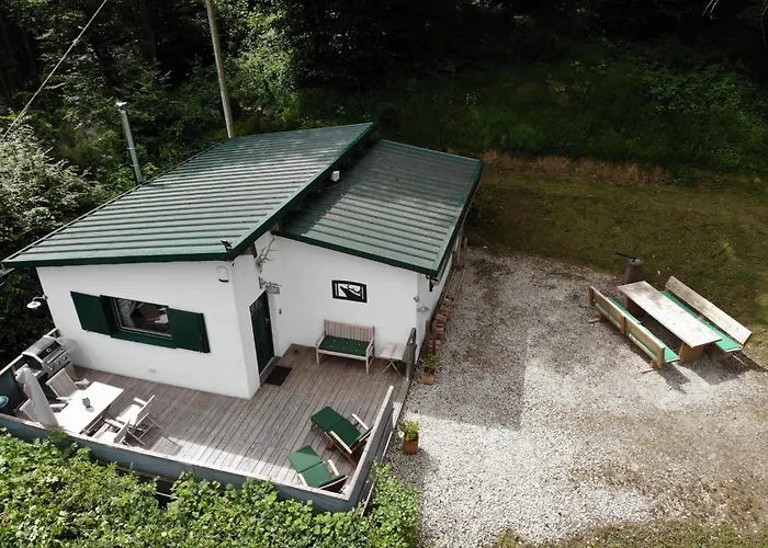 Semesterbostad Uriges Jagdcottage Mit Talblick Im Hunsrueck